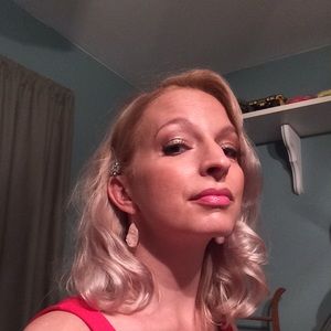 Meet your Posher, Robin